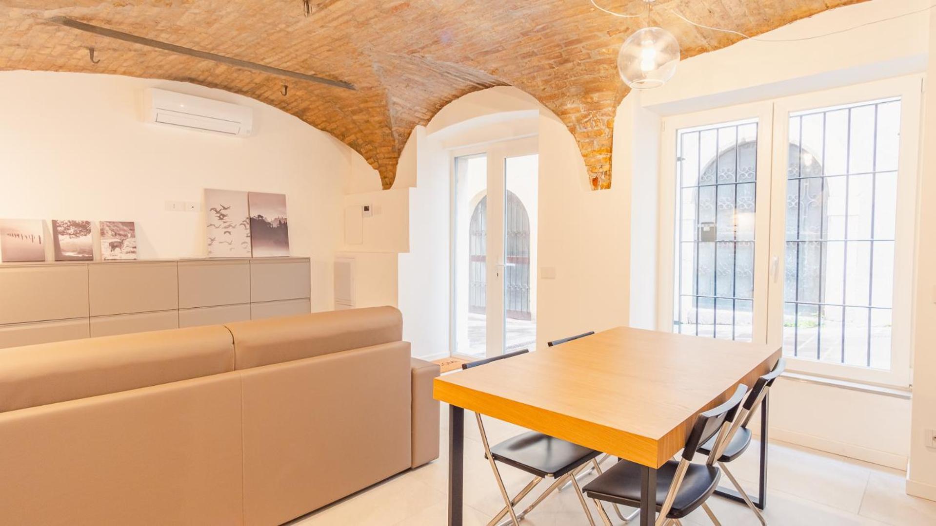 Appartamento Da Silvana In Piazza Duomo - Italian Homing